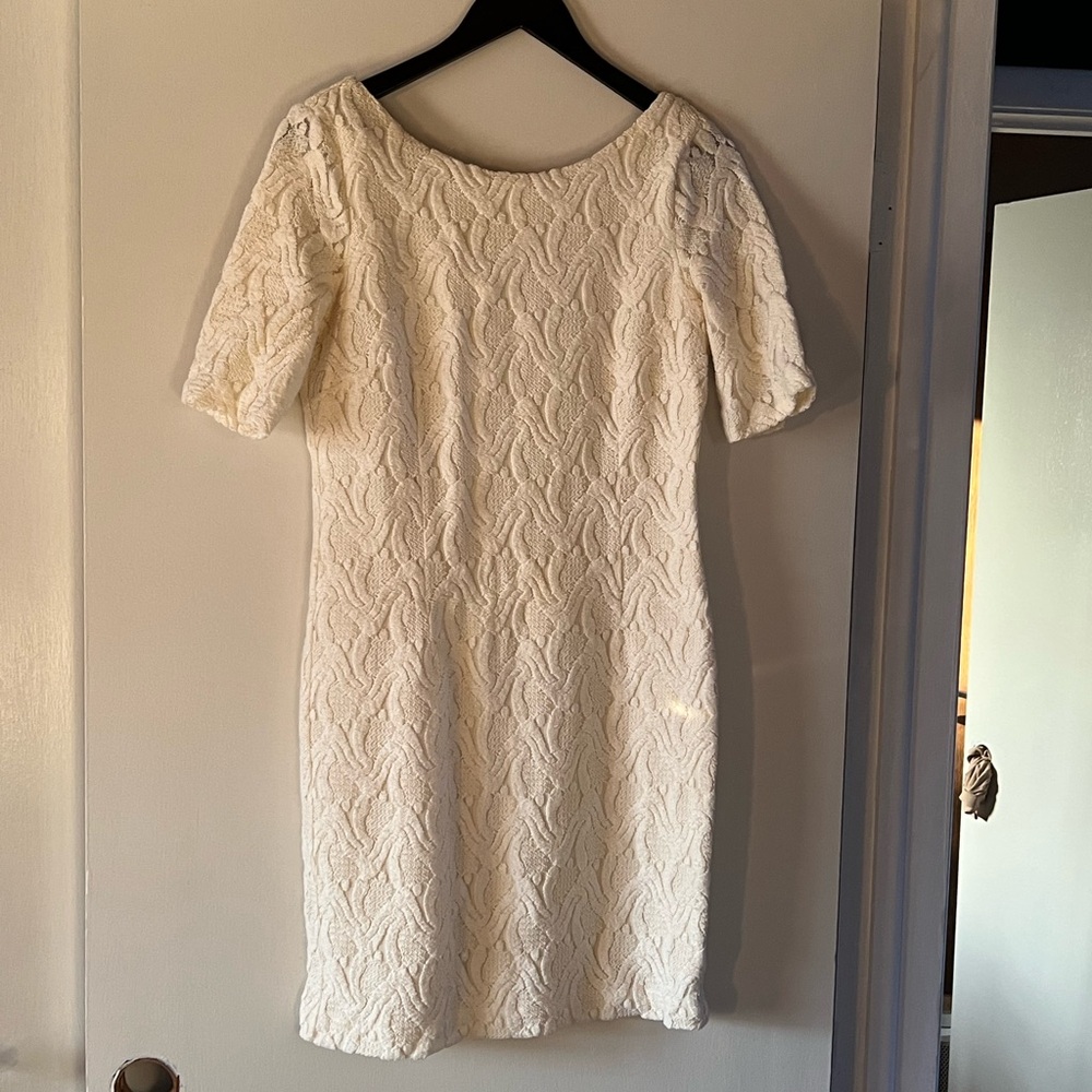 ANN TAYLOR Creme White Lace Knit Sheath Dress. Womens size 8.